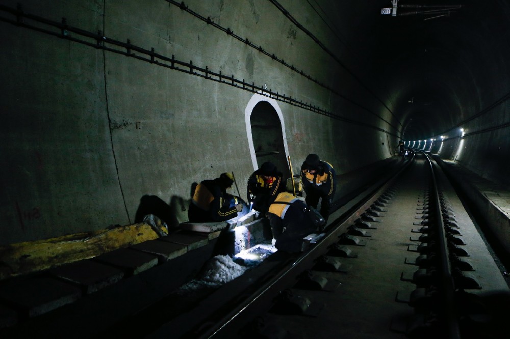 四平铁路运营隧道病害现状